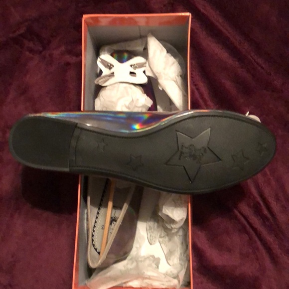 Shoes - Picture 5 of 6